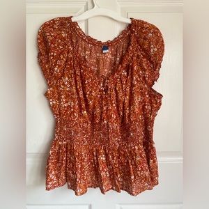 Old navy summer floral ruffle top - size L - only worn a few times